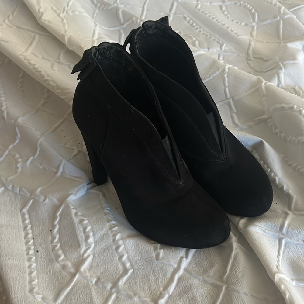 Guess Black Heels with Bow Accent